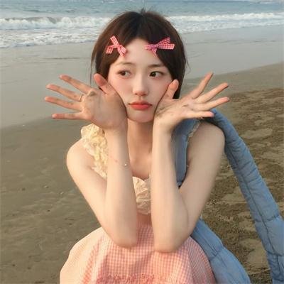模仿女孩